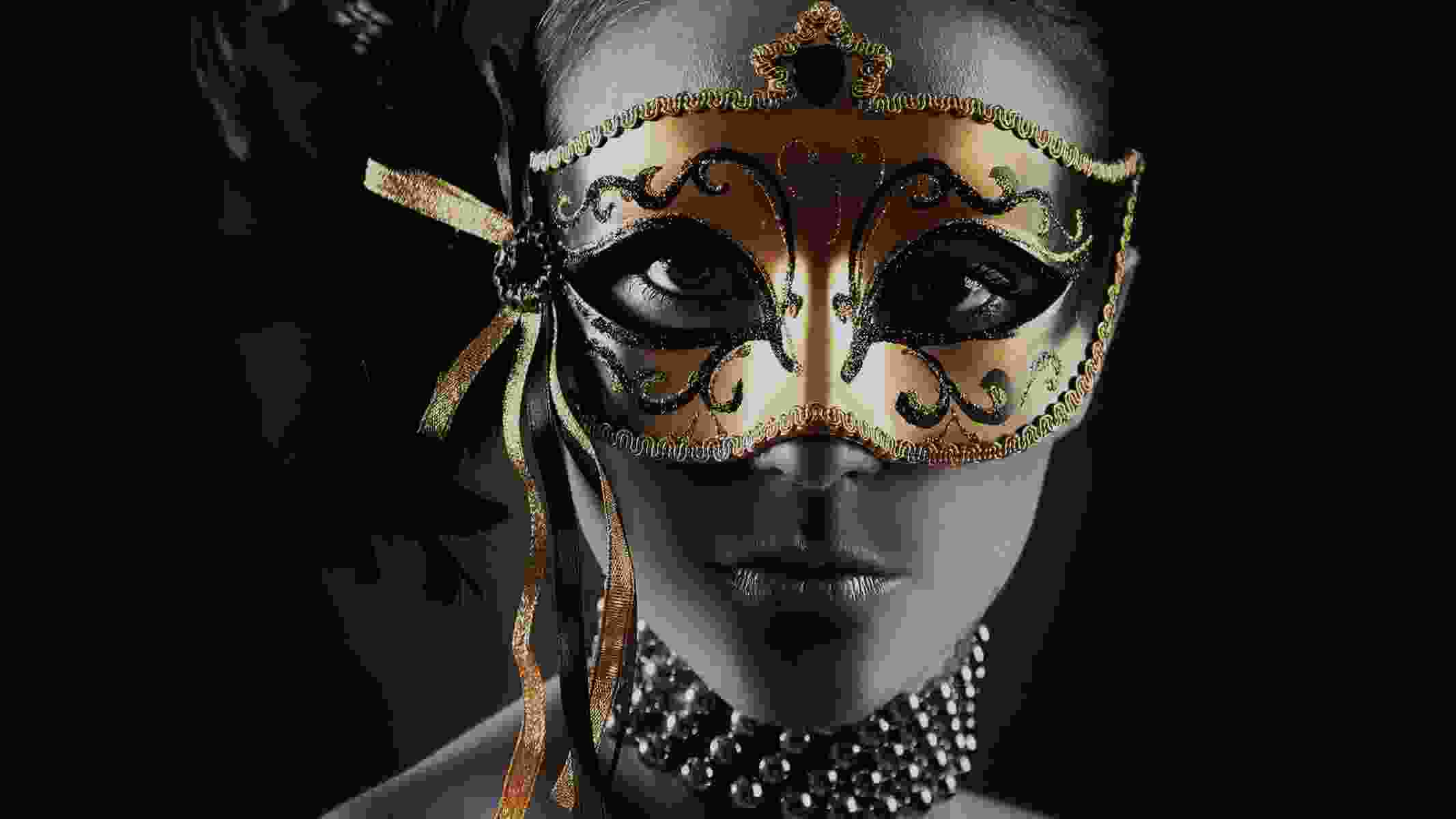 Vaudeville artist in action